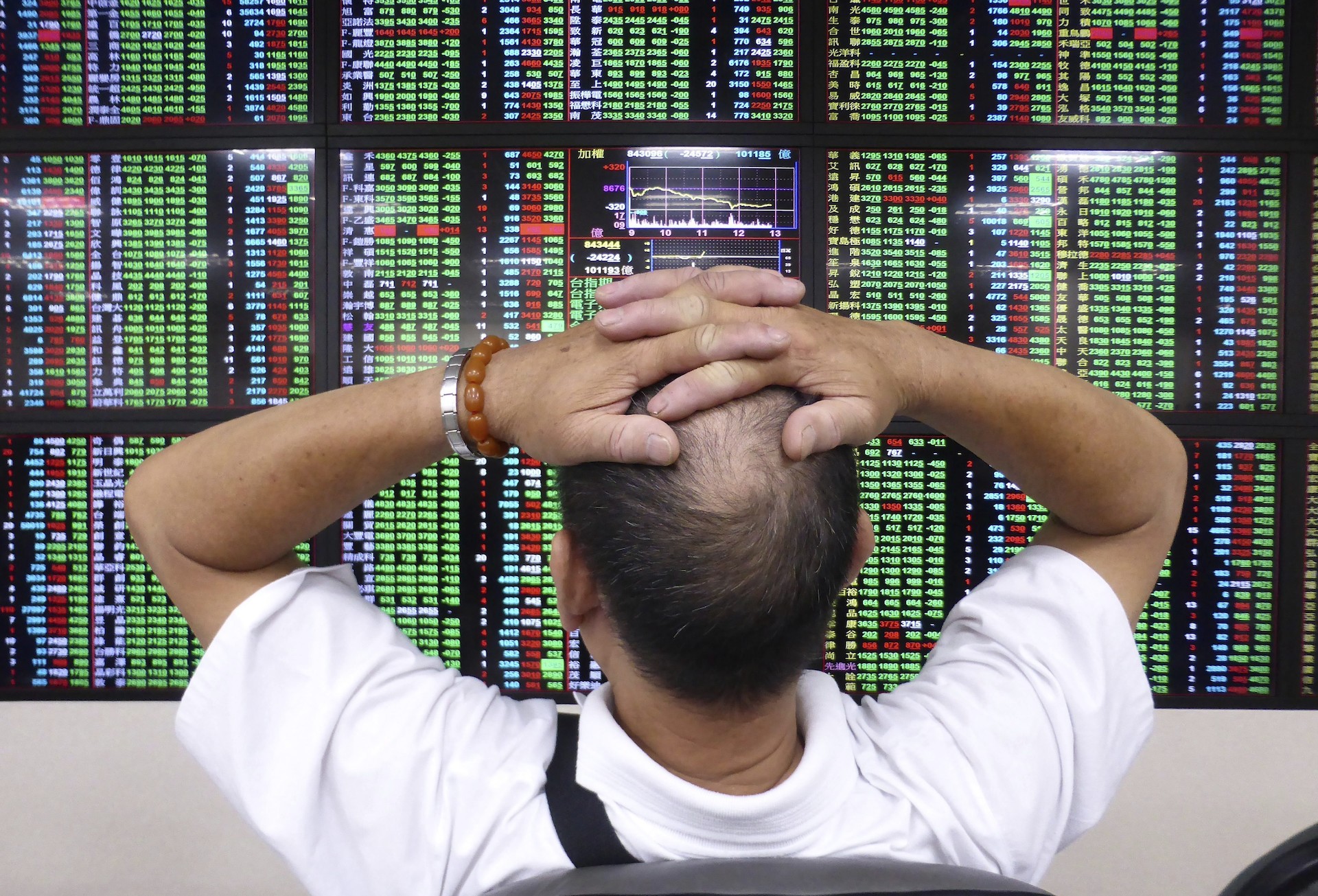 Cuando la Bolsa brinda, el ahorrador español no levanta la copa