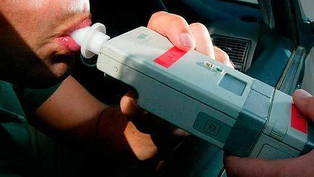 Un conductor cuadriplica la tasa de alcohol y dice a la Policía que fue por el gazpacho