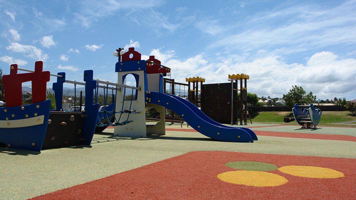 Advierten del peligro de los parques infantiles con caucho por la presencia de sustancias tóxicas