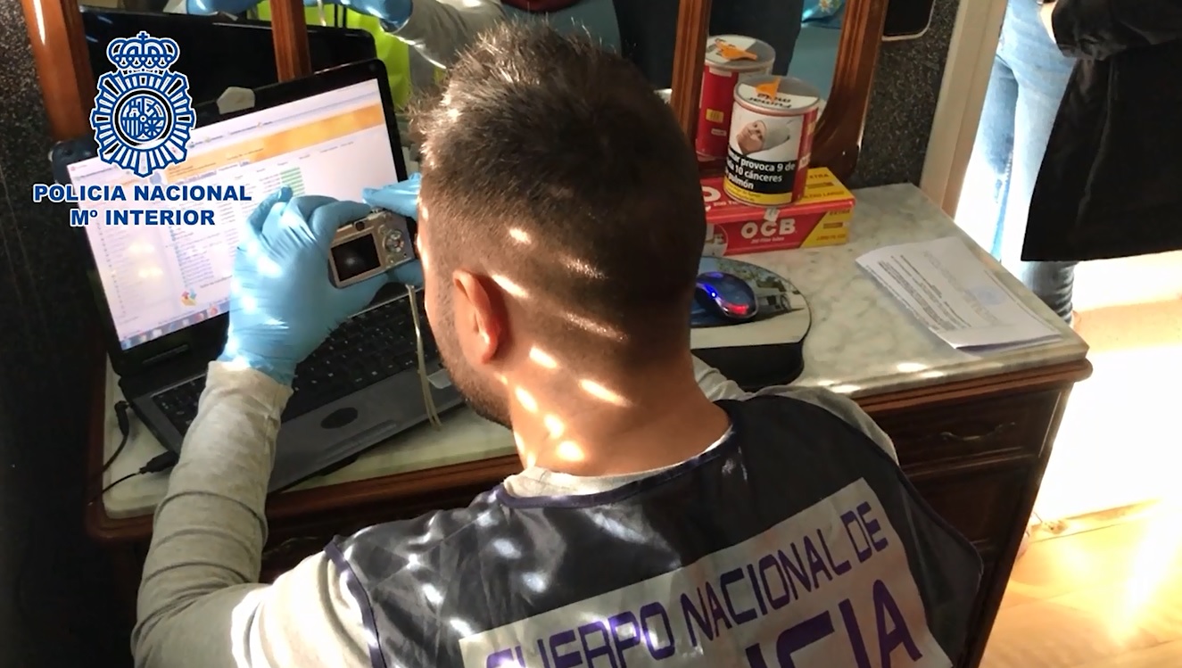 Detenida tras estafar más de 1,3 millones de euros a sus amistades con falsas inversiones en bolsa