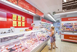 Interior de Supermercado Dia