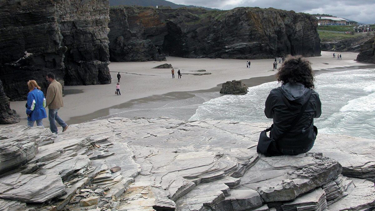 Estabilidad y sol en casi toda España con nieblas matinales y alertas costeras