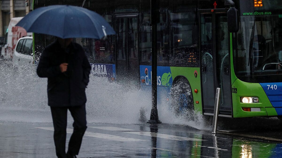 Un temporal de lluvias torrenciales pone en alerta a España y amenaza a Valencia con 250 litros
