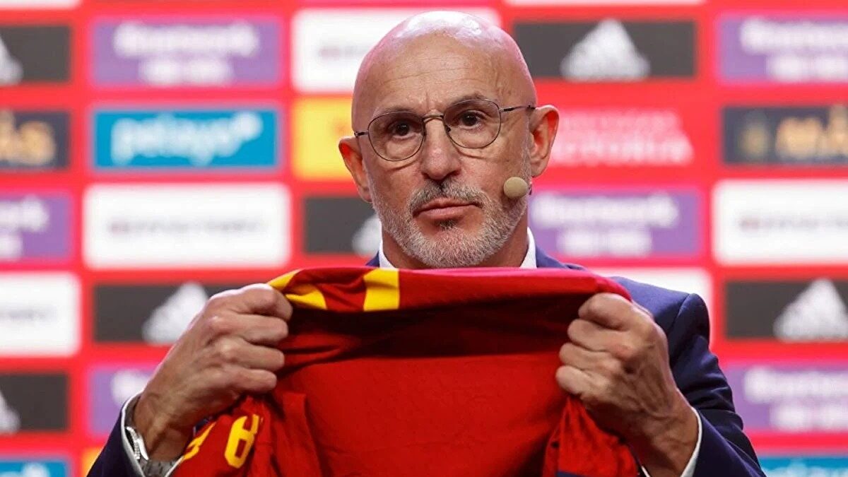 De la Fuente sorprende con Llorente y Barrios en la lista y deja fuera a Morata