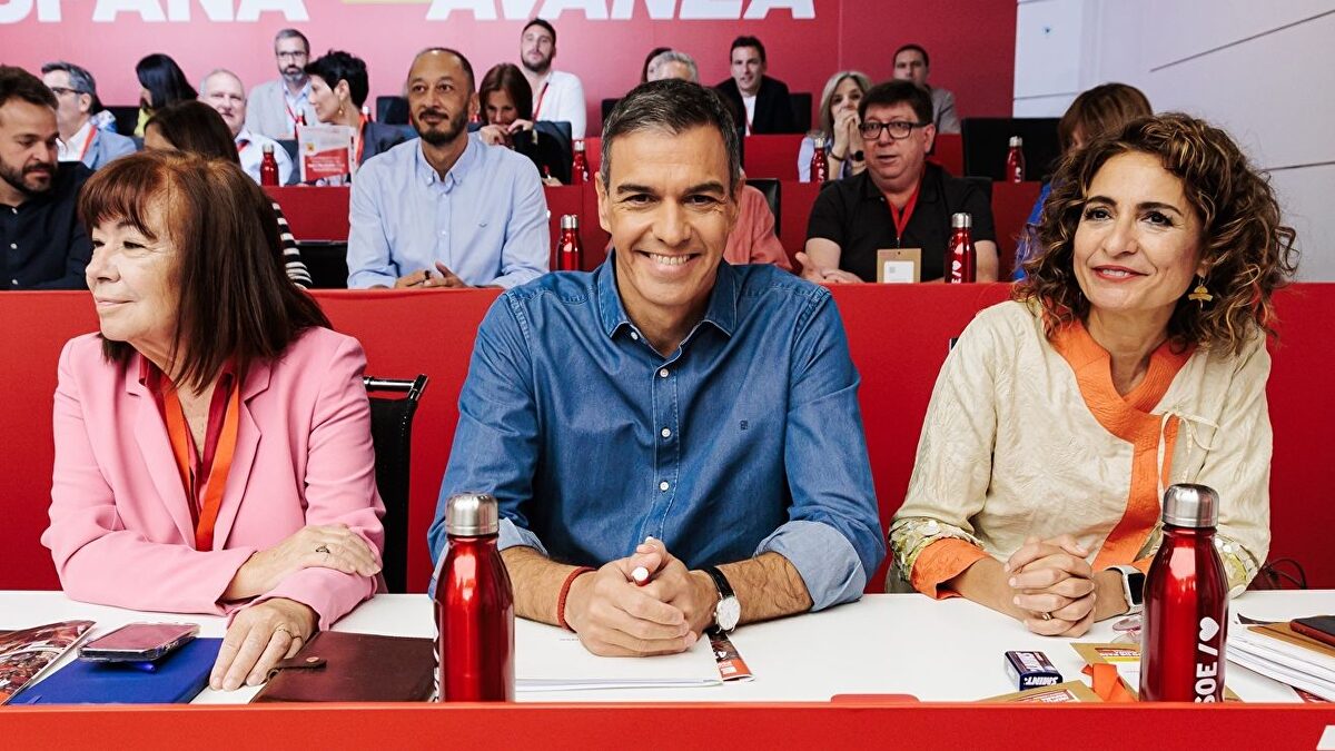 ¿Quiénes son las tres mujeres elegidas por el PSOE para pilotar la campaña y qué relación han tenido con la corrupción?