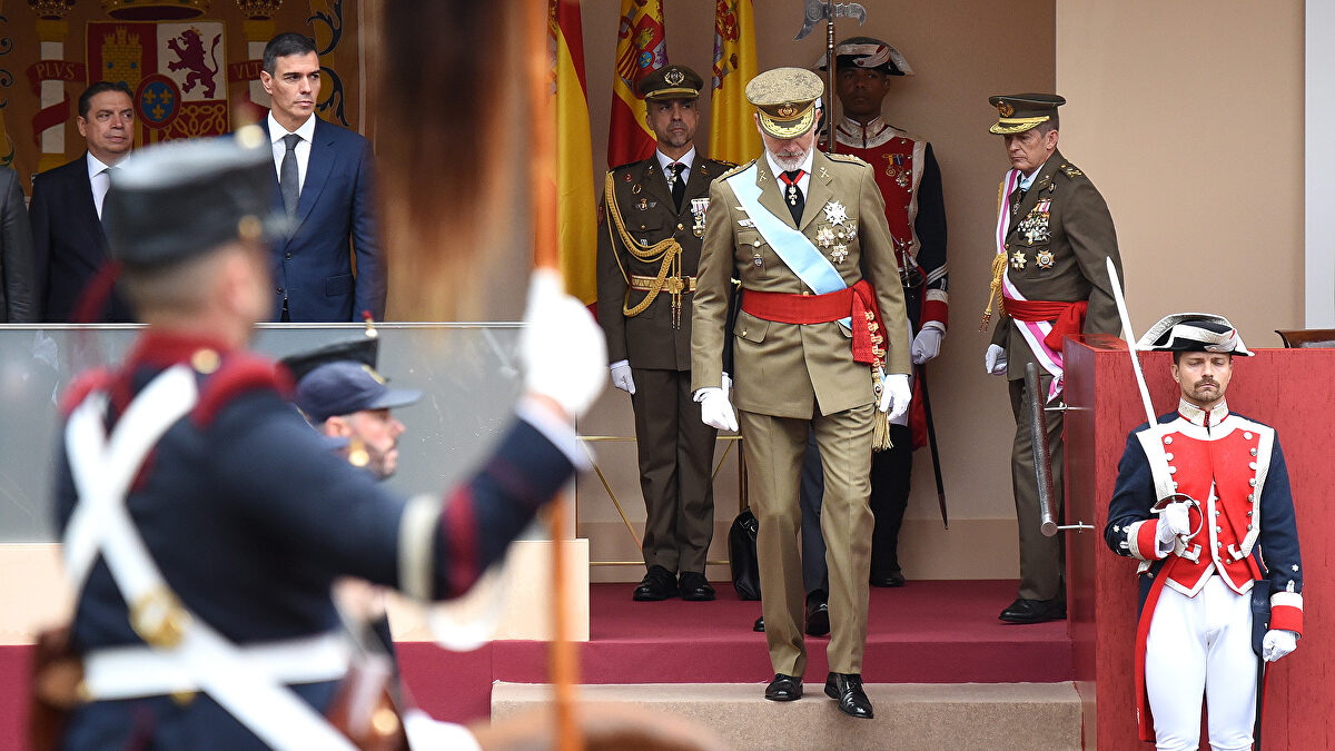12-O: Desfile militar y homenaje a la bandera por la Fiesta Nacional, en directo