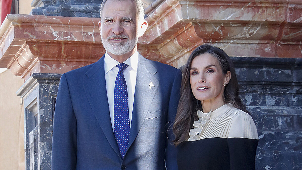 Felipe VI presidirá el congreso de la Lengua Española marcado por la guerra entre el director del Cervantes y la RAE