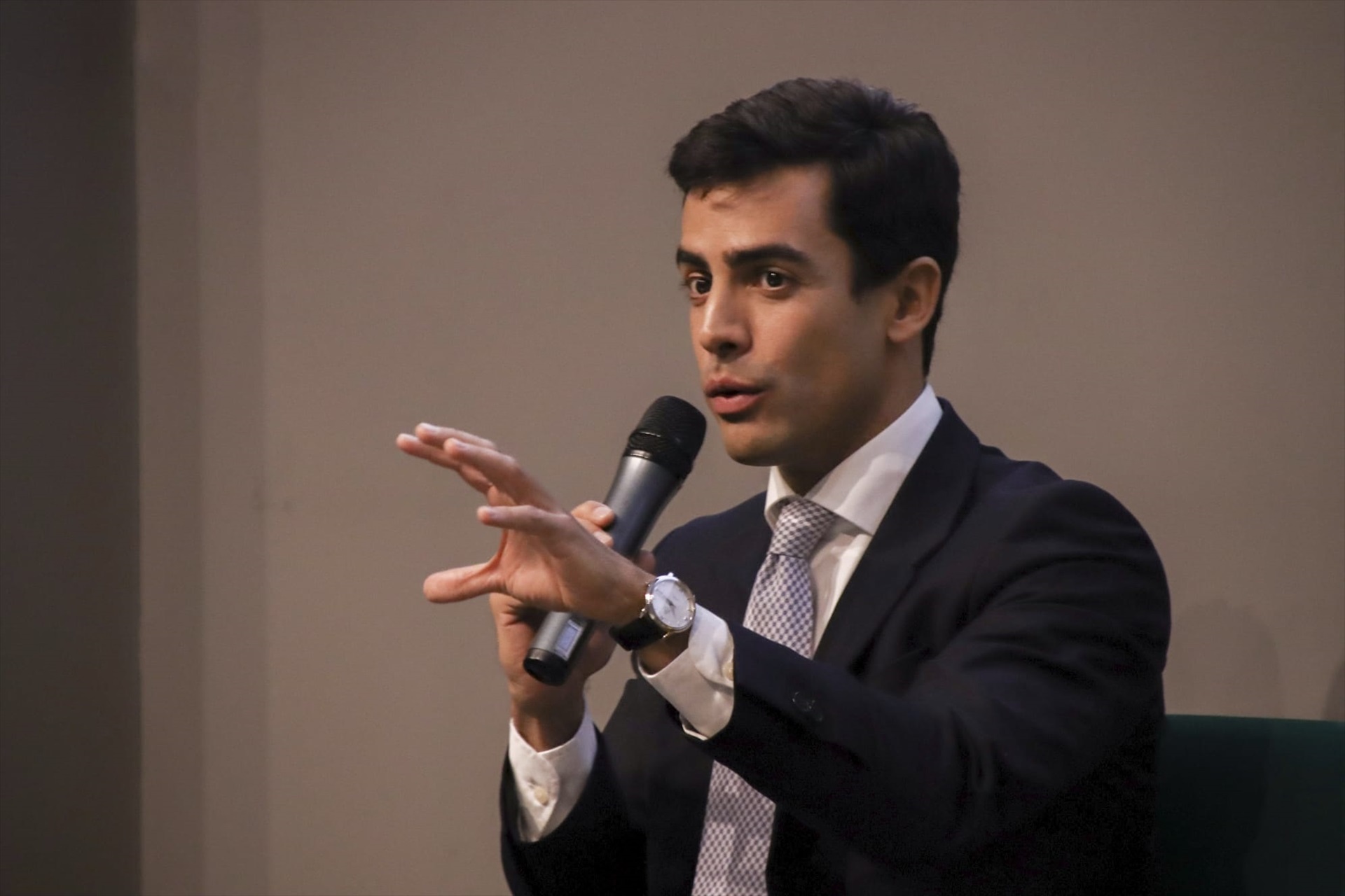 La Audiencia de Madrid absuelve a un joven acusado de agresión sexual y respalda la defensa de Juango Ospina