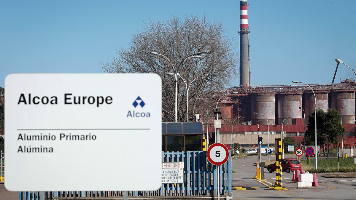 Alcoa completa el rearranque de su planta de aluminio en San Cibrao después de cuatro años de su parada