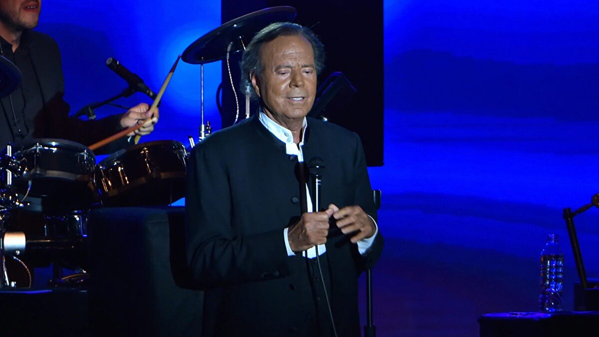 Julio Iglesias no quiere que lo vean en su actual estado físico
