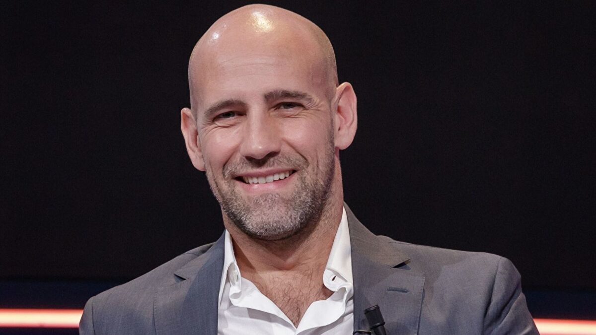 Gonzalo Miró lleva seis años con su última novia y nunca ha olvidado las amenazas de muerte que sufrió