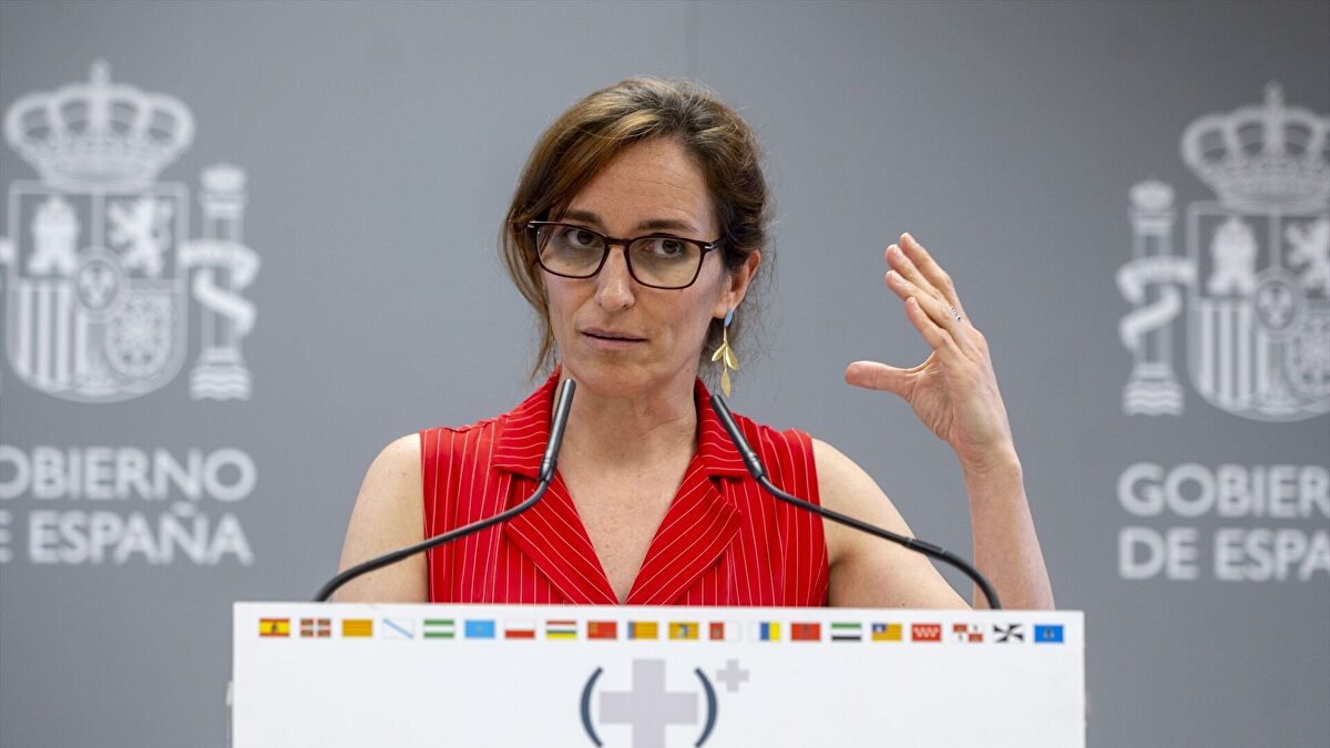 Mónica García suma otro frente: los veterinarios se rebelan y anuncian un otoño de protestas