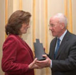 Entrega del V Premio Periodístico sobre Lectura a Álvaro Pombo