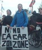 Detractores del automóvil durante una manifestación en Dublín.