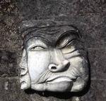 Bajorrelieve en el hotel Kamandalu.