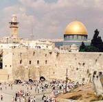 El Muro de los Lamentos y la Mezquita de Al Aqsa.
