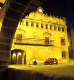 La Fresneda. Plaza del Ayuntamiento.