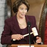 Nanci Pelosi dirigiendo un pleno de la Cámara de Representantes