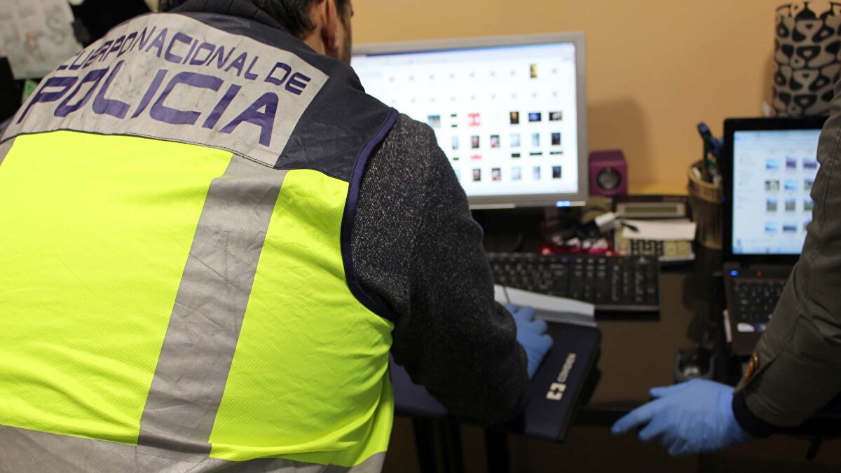 Arrestan en El Escorial a un hombre con más de 6.000 archivos de pornografía de sus hijas y otras 13 niñas