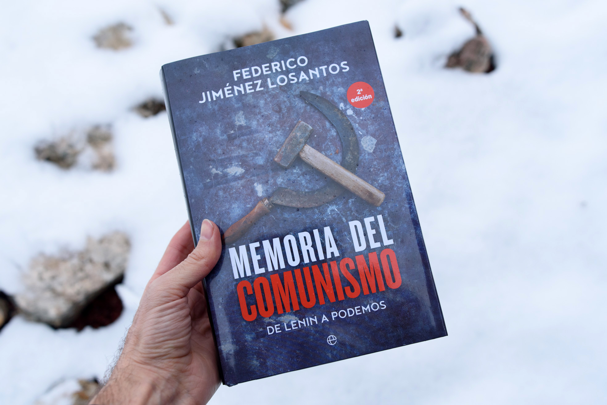 libro-memoria-del-comunismo-nieve-050220