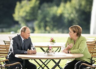 190818_merkel_putin.jpg