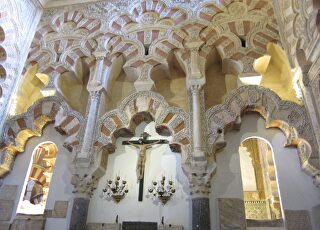 mezquitacordobaiglesia.jpg