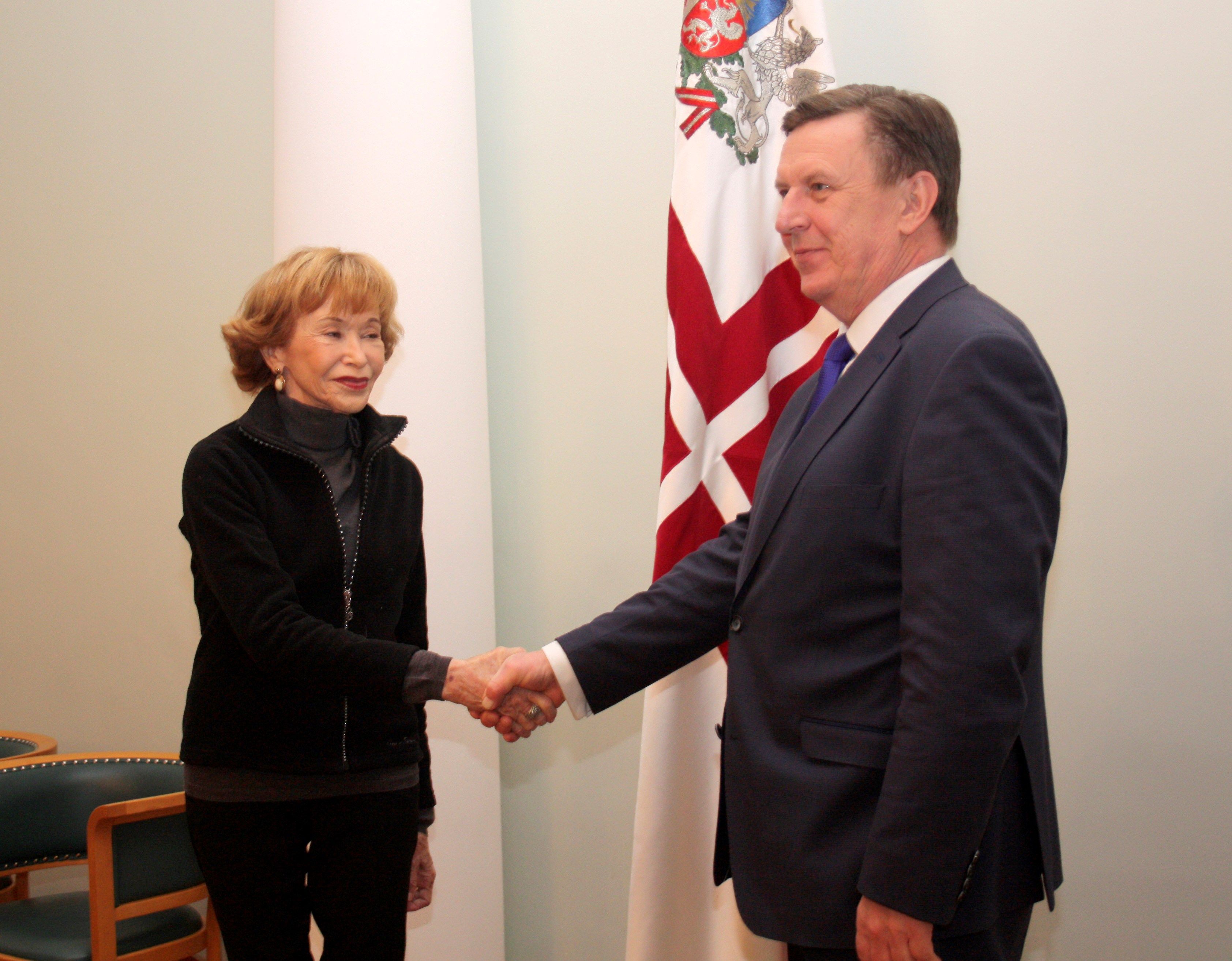 maria-teresa-fernandez-de-la-vega-letoni