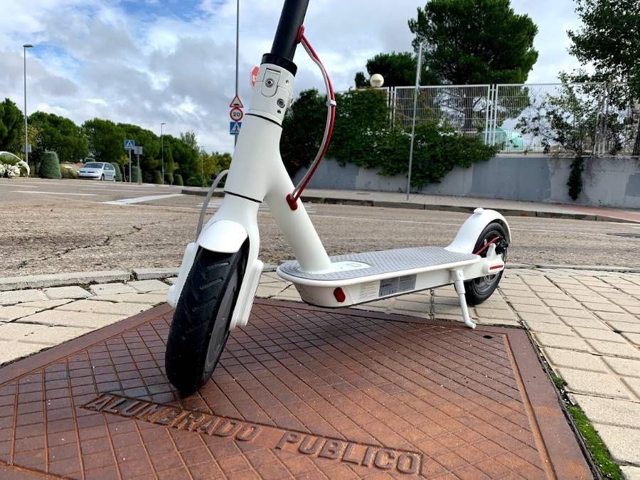 xiaomi-mi-electric-scooter-3analisis-del-xiaomi-m365-un-patinete-electrico-con-30-km-de-autonomia.jpg