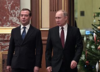 25122019-dmitri-medvedev-vladimir-putin.jpg