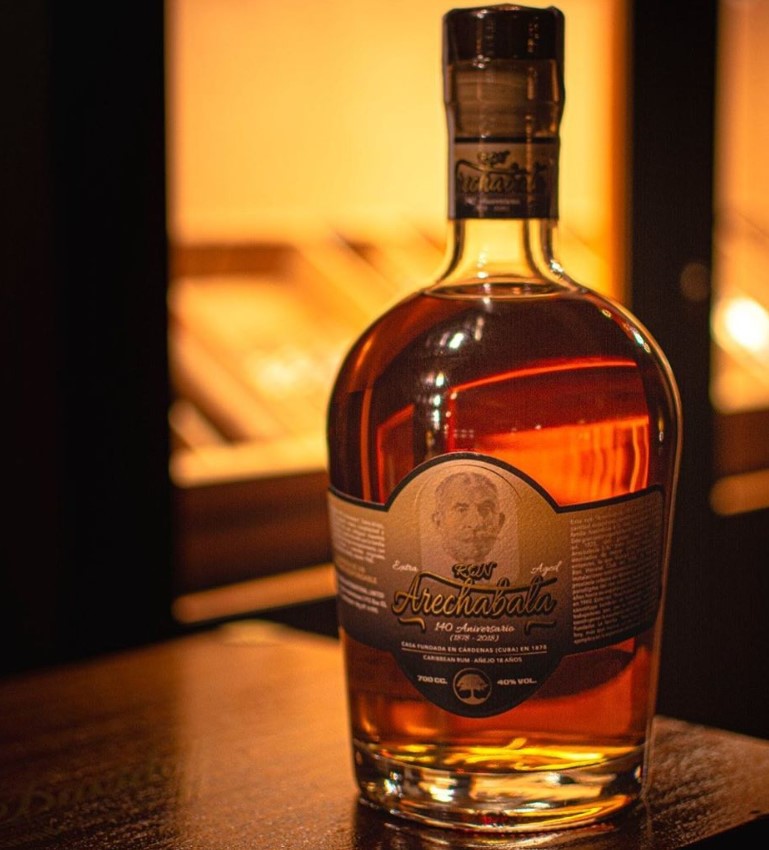 ron-arechabala-botella-140-aniversario-1.jpg