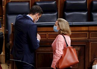 pedro-sanchez-nadia-calvino-congreso-mascarillas-17062020.jpg