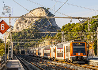 rodalies-en-garrafbpoc-abans-denxampar-lobjectiu-de-lescapada-a-garraf-va-passar-aquest-rodalies-cap-a-barcelona-servit-per-una-unitat.jpg