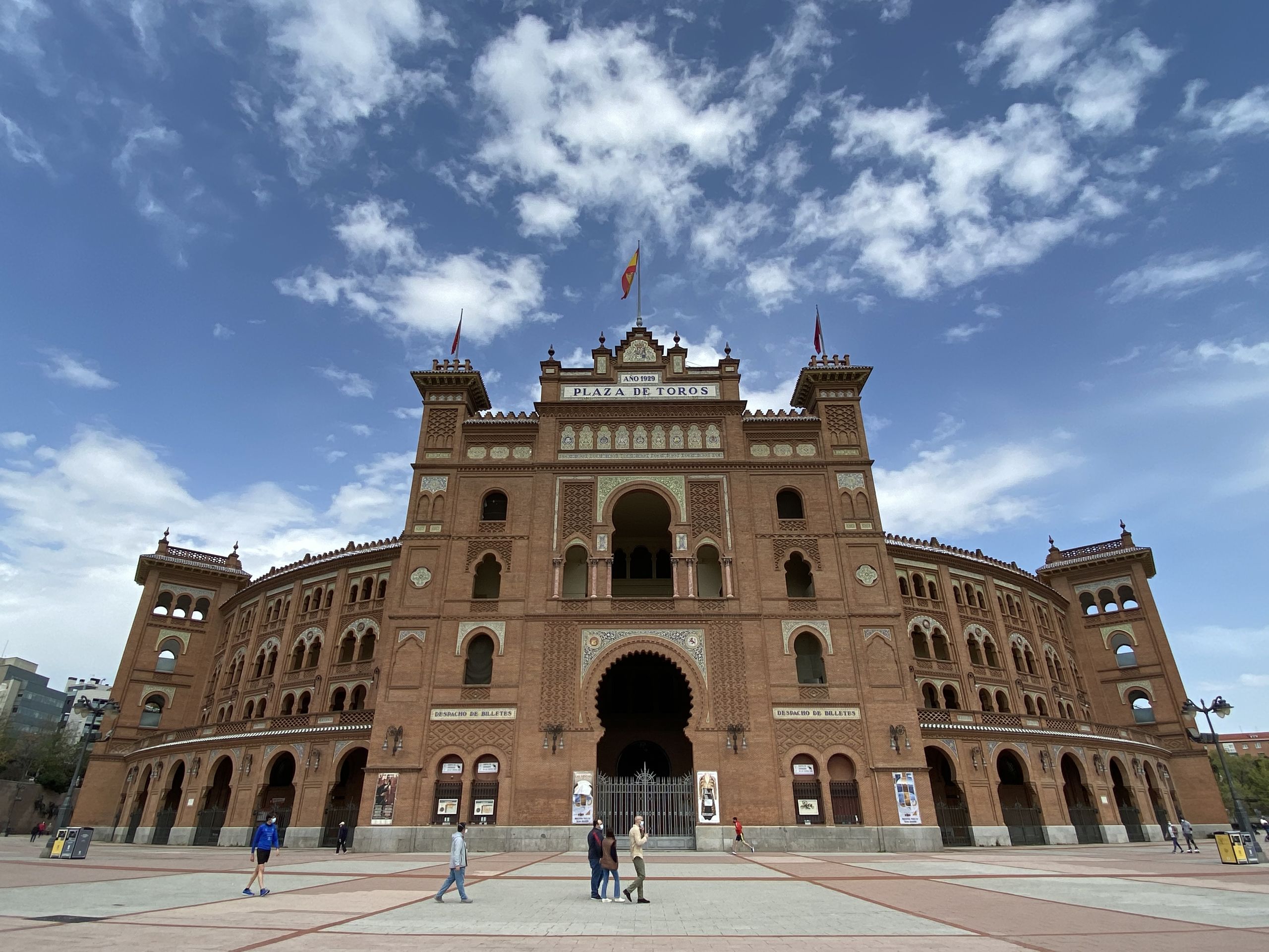 las-ventas-0421.jpg
