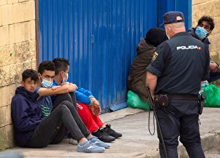 menas-inmigrantes-ceuta-21052021.jpg