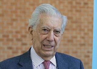 vargas-llosa-2021.jpg