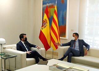 pere-aragones-pedro-sanchez-sofa-moncloa.jpg