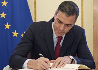 pedro-sanchez-firma070721-recorte.jpg