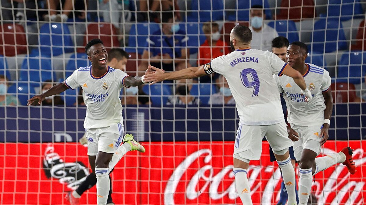 Locura en Orriols: empate entre Levante y Madrid (3-3)