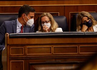 pedro-sanchez-nadia-calvino-yolanda-diaz-congreso-29092021.jpg