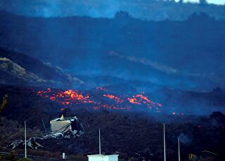 lava-volcan-cumbre-vieja-la-palma-13102021.jpg