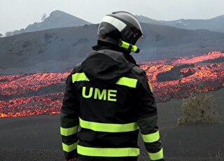la-ume-sigue-controlando-la-colada-del-volcan-de-la-palma-6845368-1.jpg