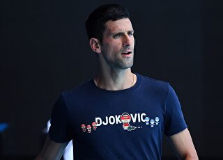 1201-djokovic-entrena.jpg