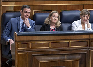 pedro-sanchez-yolanda-diaz-nadia-calvino-presidente-vicepresidenta-gobierno-psoe.jpg