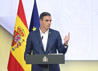 pedro-sanchez-dedo.jpg