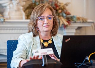 la-presidenta-de-la-airef-cristina-herrero.jpg