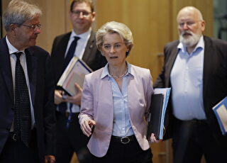 vonderleyen-timermans-130922.jpg
