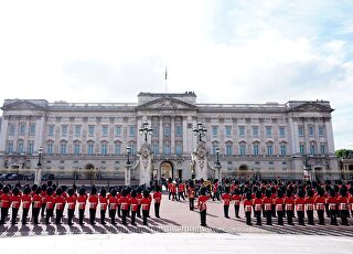 procesion-feretro-reina-isabel-ii-inglaterra-buckingham-londres-1.jpg