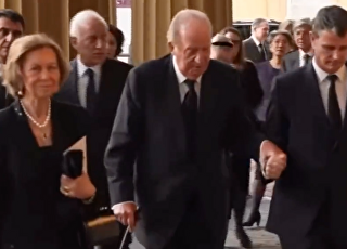 juan-carlos-funeral-llegada.jpg