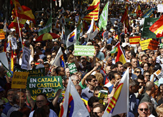 manifestacion-en-barcelona-para-reclamar-que-el-castellano-tambien-sea-lengua-vehicular-en.jpg
