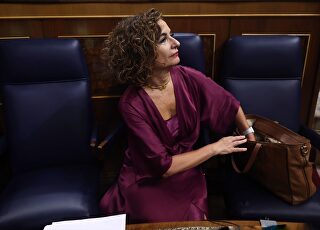22-septiembre-2022-europapress-4698114-ministra-hacienda-maria-jesus-montero-sesion-plenaria-congreso-diputados-22.jpg